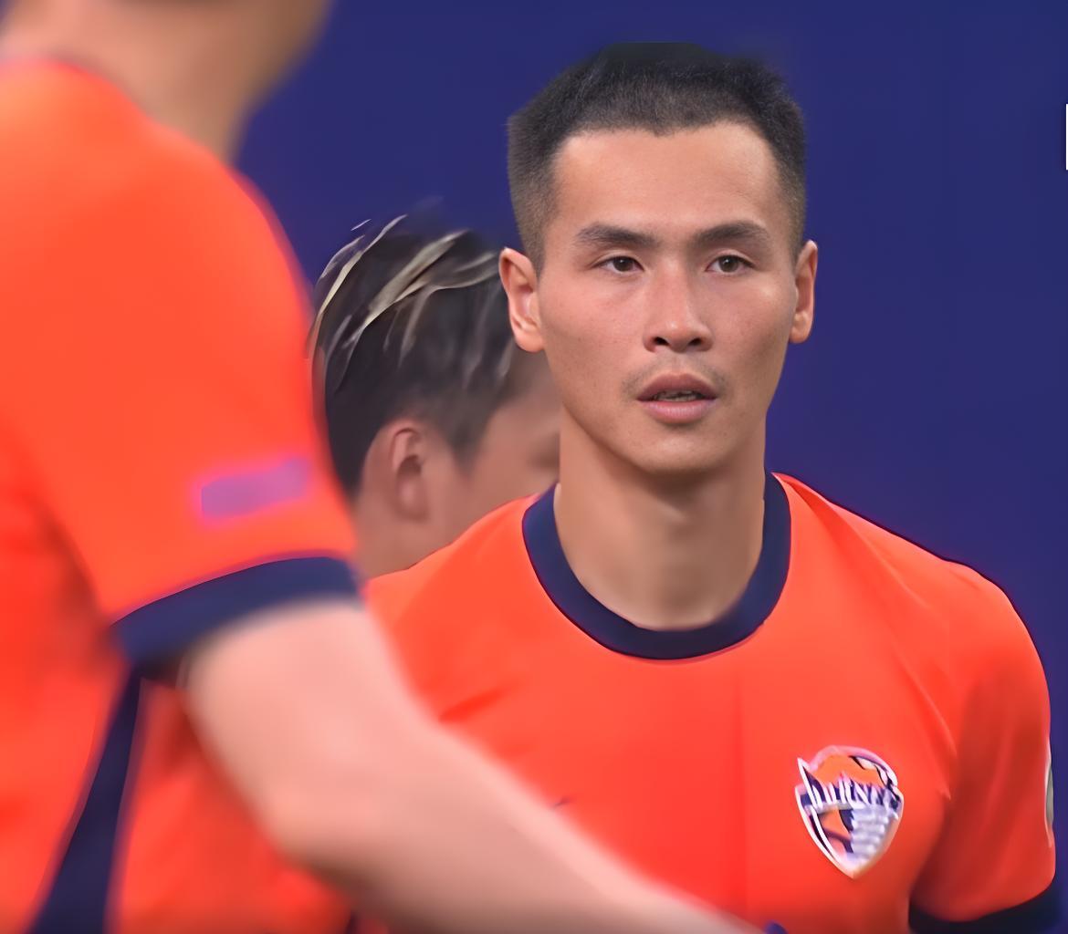 开云体育app-1-1！中超倒数第2上岸失败，32岁老将空砍处子球，河南队3轮不败