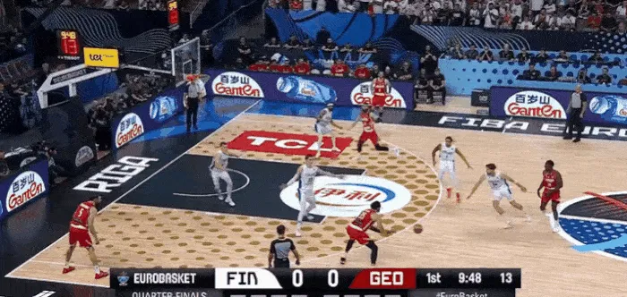 开云电子-先拔头筹！申格利亚背身单打，转身突破上篮稳稳命中