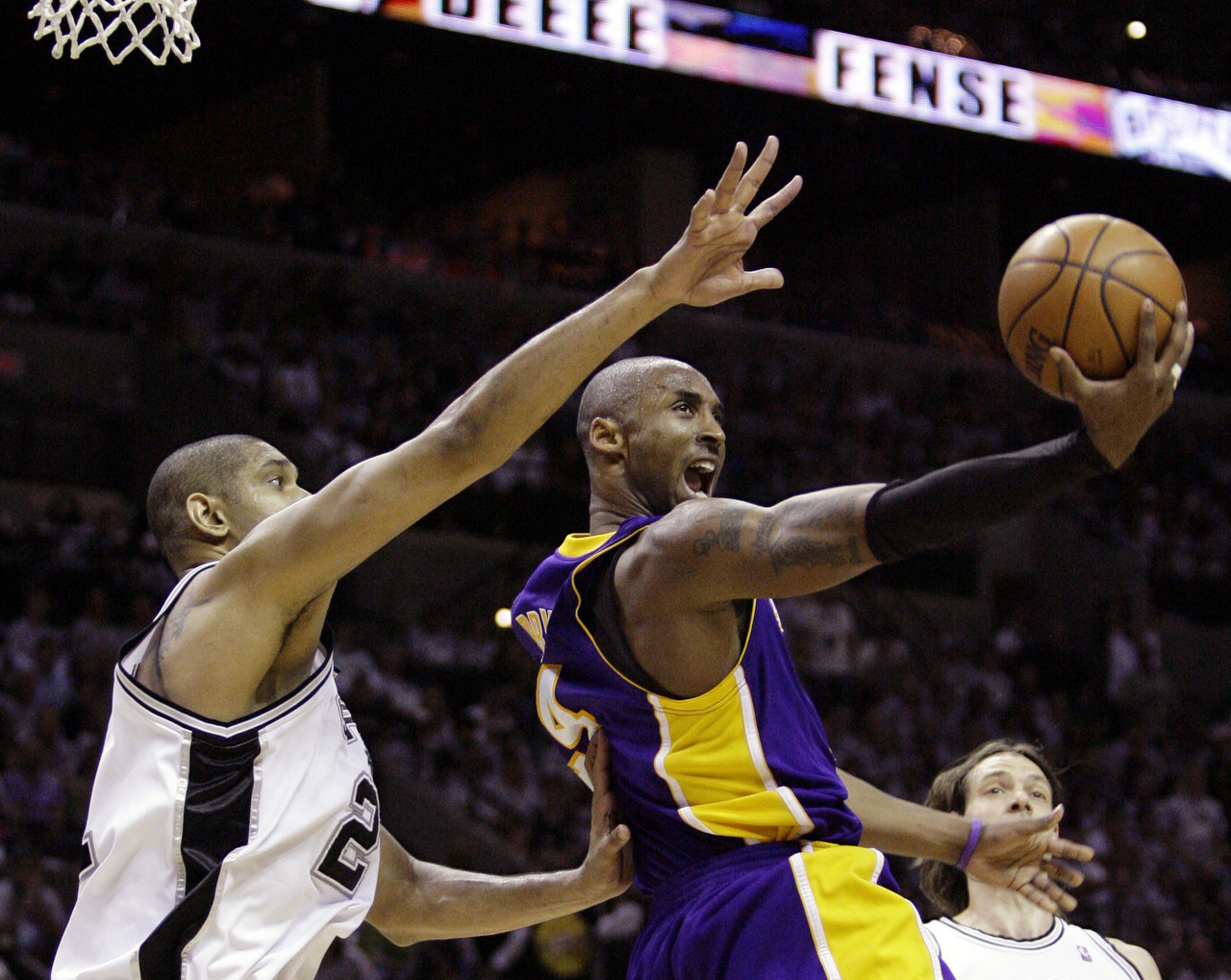 开云体育app-帕森斯：在大多数的榜单中邓肯都排在科比前面 这个没有争议