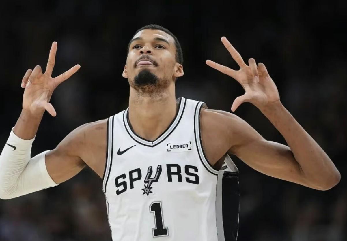 开云体育app-文班亚马5场狂砍165分57板19帽，继2006年姚明之后首人